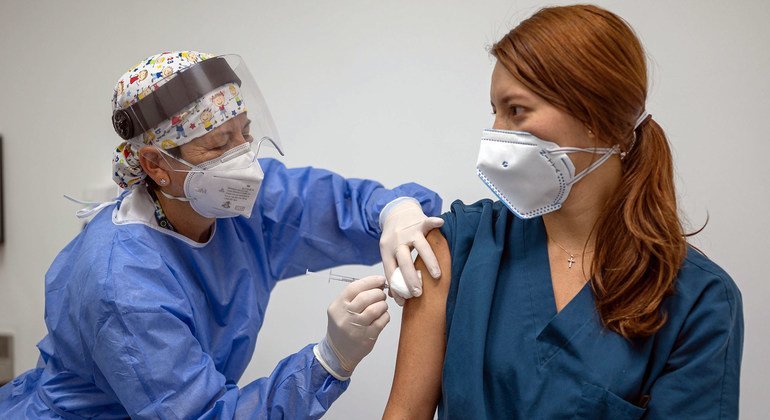 Covid-19 : l’OMS s’agace de l’iniquité vaccinale et exhorte le G20 à intensifier ses dons de vaccins à COVAX